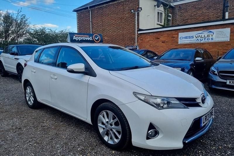 Used Toyota Auris Multidrive S 132 HP (97 kW) 2013