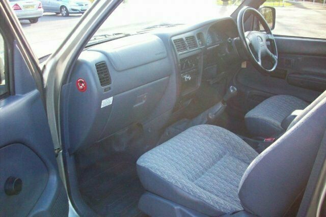Usado Toyota HiLux 102 HP (75 kW) 2002 Pickup