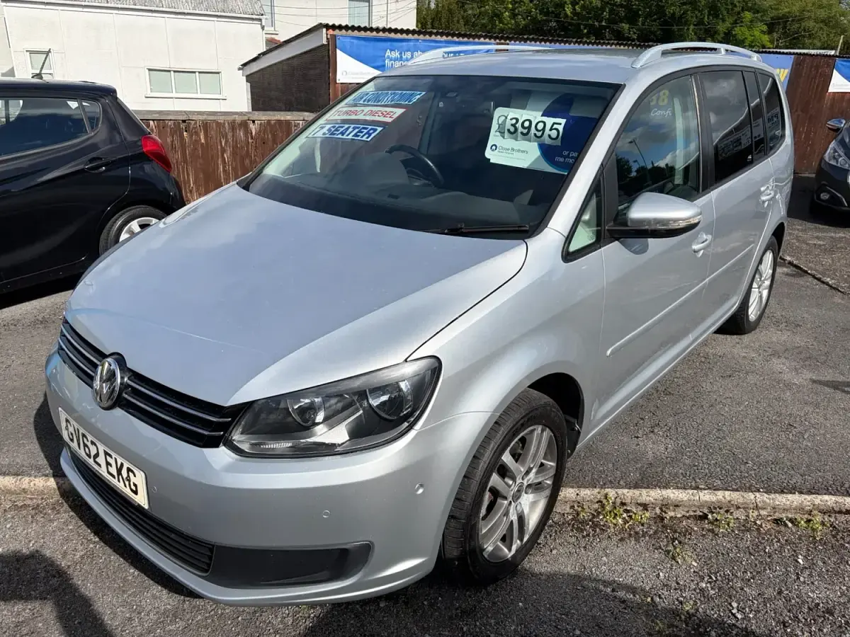 Used VW Touran SE 105 HP (77 kW) 2013 Silver MPV