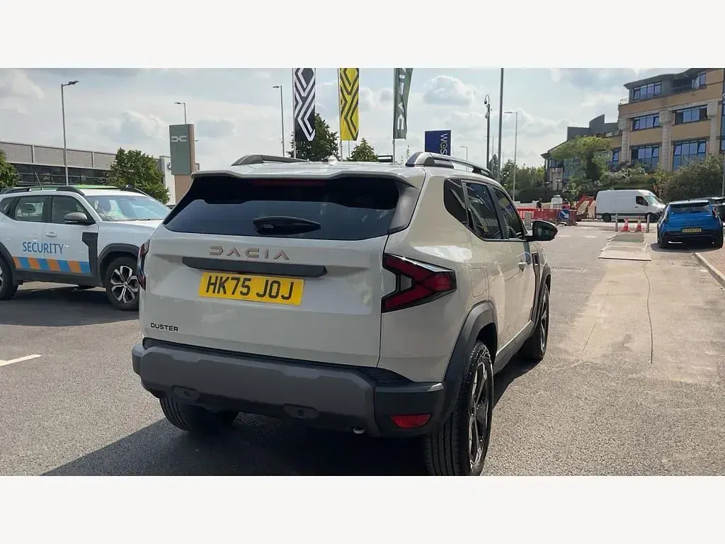 Used Dacia Duster Extreme 130 HP (95 kW) 2025 White SUV