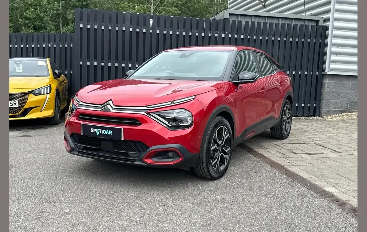 Used Citroën e-C4 Shine 100 kW (136 HP) 2022 Red Hatchback