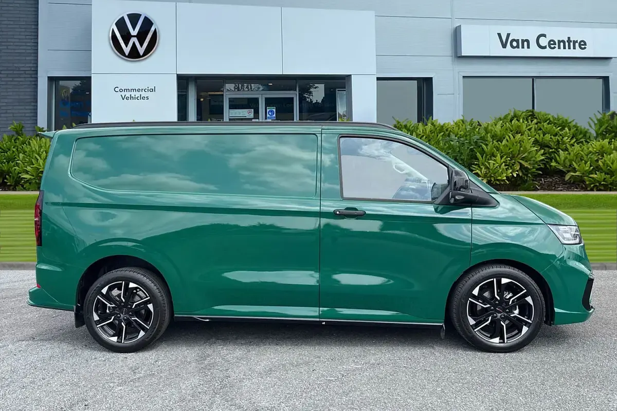 New VW T7 Sportline 2026 Green Van
