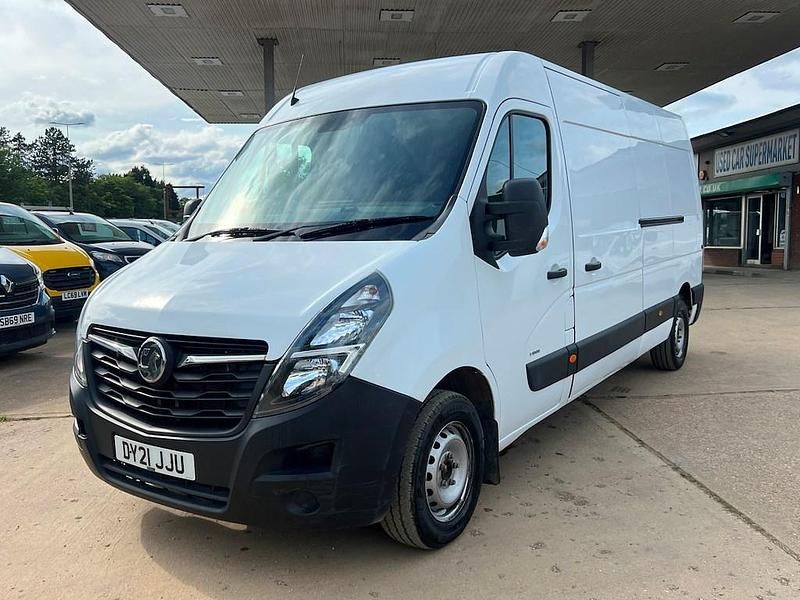 White Used 2021 Vauxhall Movano Edition MPV | £8,450 (Good price) - Image 1/4