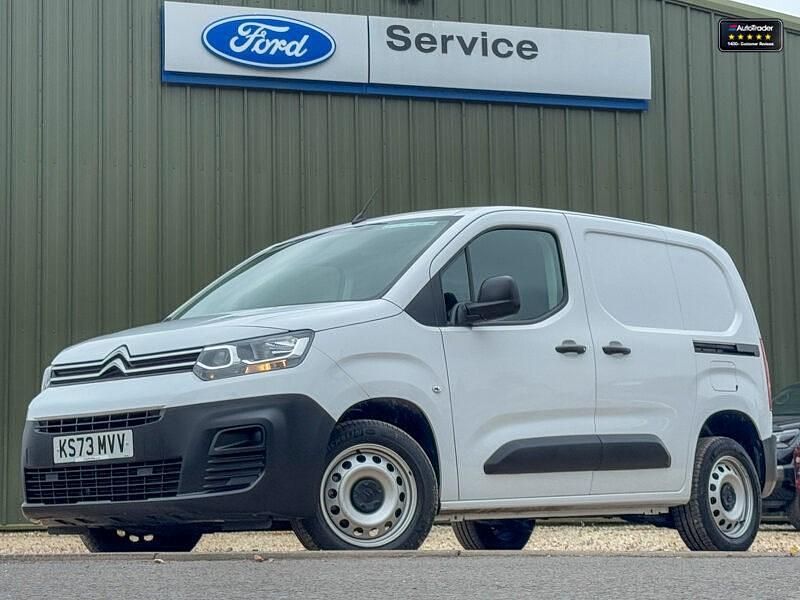 Used Citroën Berlingo 100 HP (73 kW) 2023 White MPV