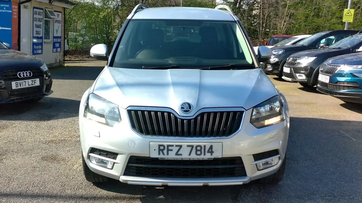 Używany Skoda Yeti SE 110 KM (80 kW) 2014 Srebrny SUV