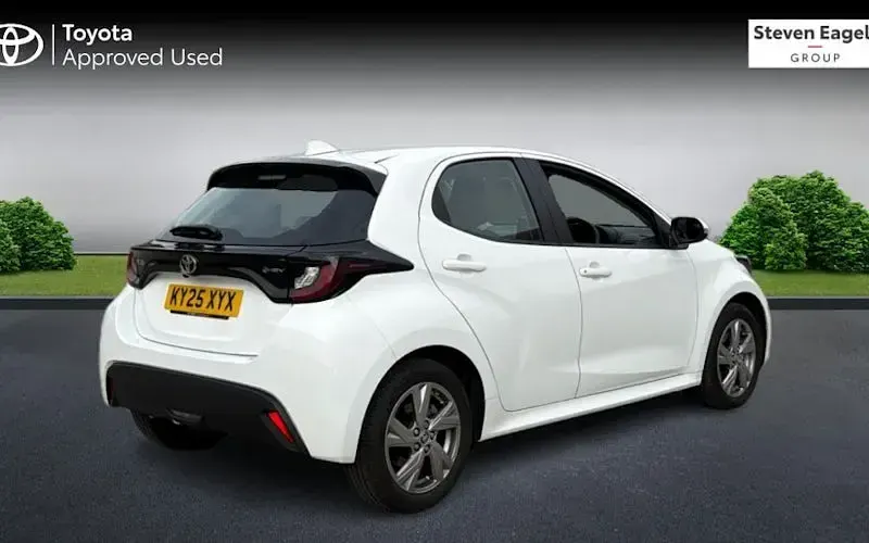 Second-hand Toyota Yaris Hybrid 116 CP (85 kW) 2026 Hatchback