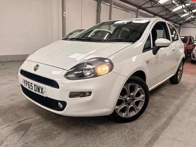 Used Fiat Punto Easy Plus 69 HP (50 kW) 2015 White Hatchback
