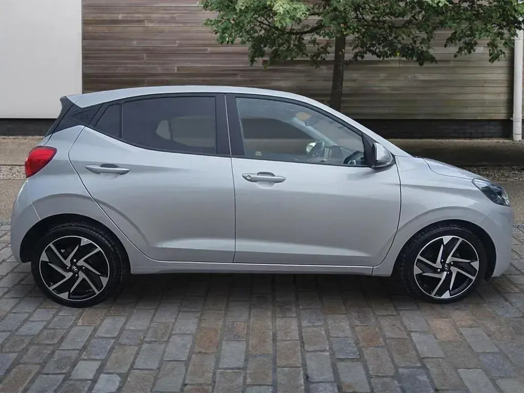 Used Hyundai i10 Premium 84 HP (61 kW) 2022 Grey Hatchback