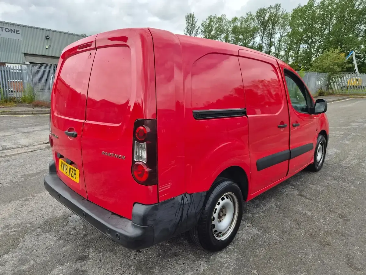 Used Peugeot Partner S 2018 Red