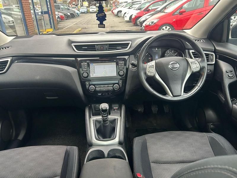 Used Nissan Qashqai Acenta Premium 2014 Red SUV