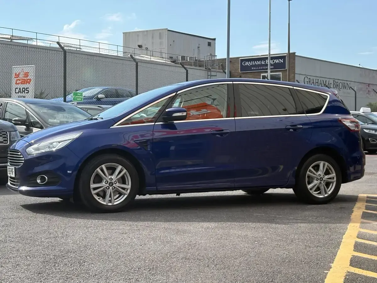Used Ford S-MAX Titanium 180 HP (132 kW) 2018 Blue MPV