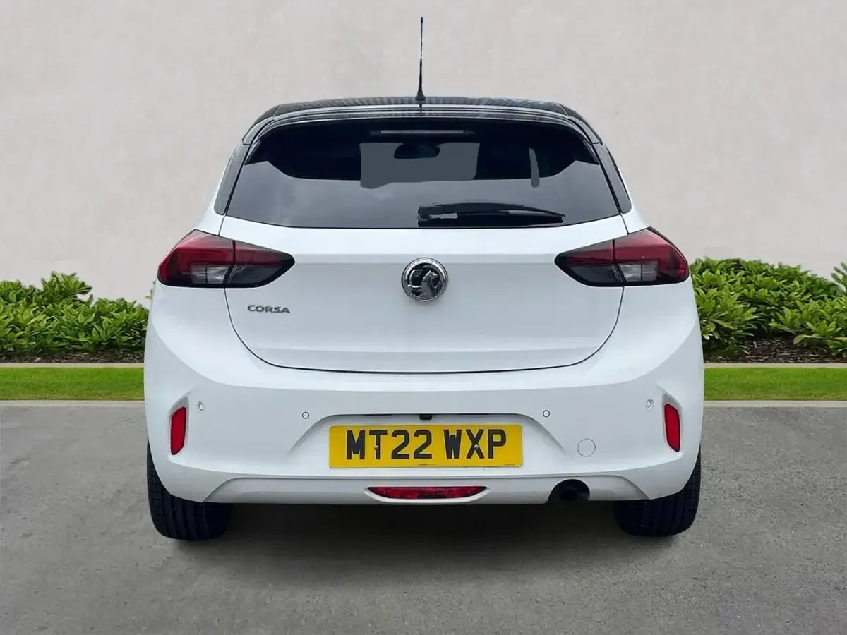 Używany Vauxhall Corsa Edition 75 KM (55 kW) 2022 Biały Hatchback