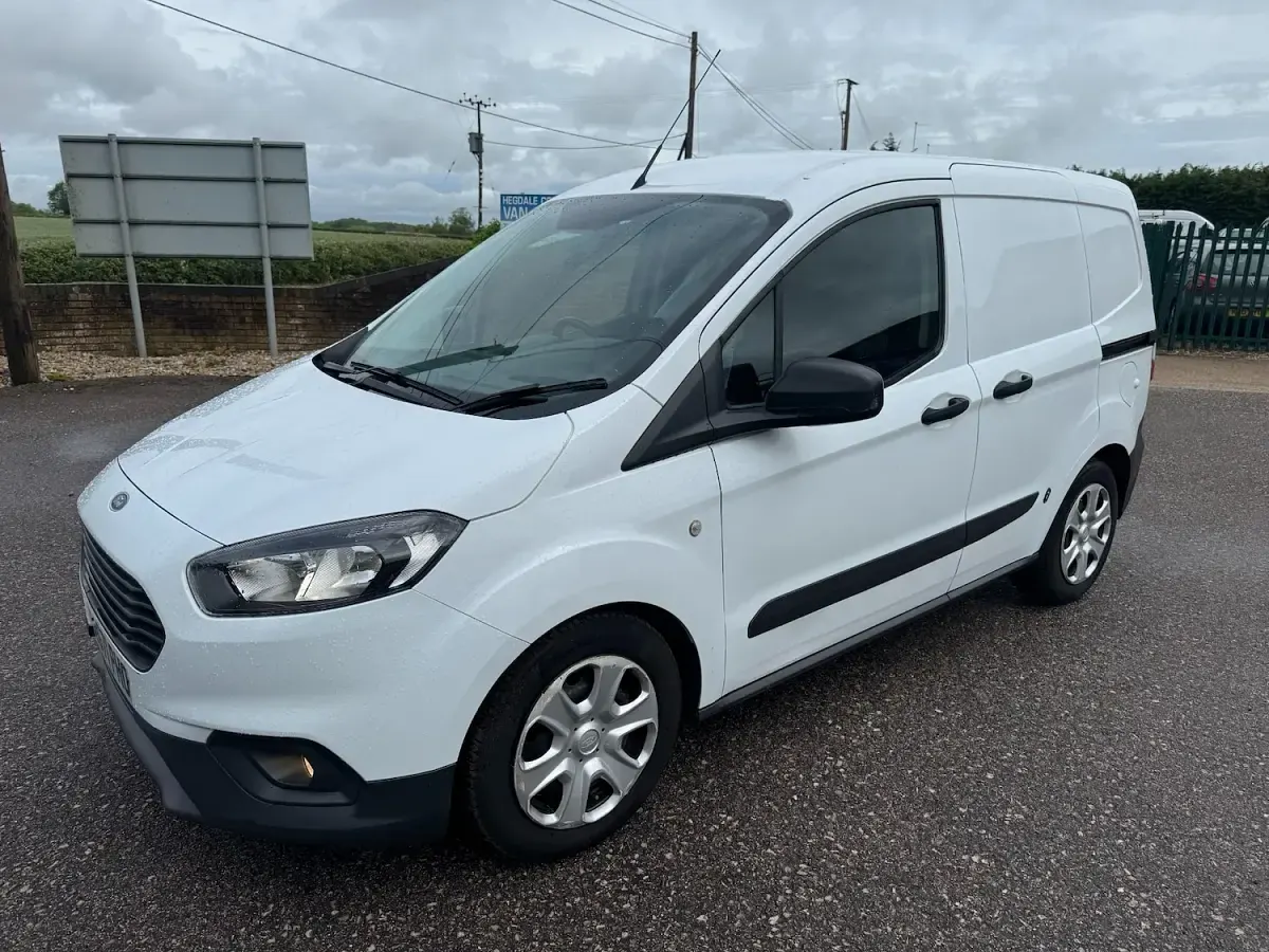 Used Ford Transit Courier Trend 2021 White Van