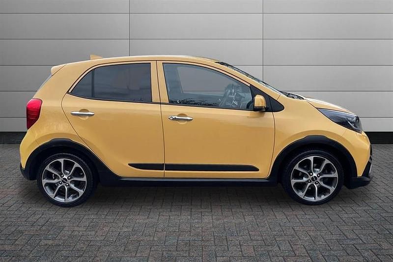 Used Kia Picanto X-Line 66 HP (48 kW) 2023 Yellow Hatchback