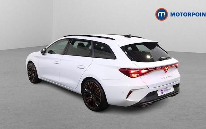 Used Cupra Leon 204 HP (150 kW) 2025 White Estate