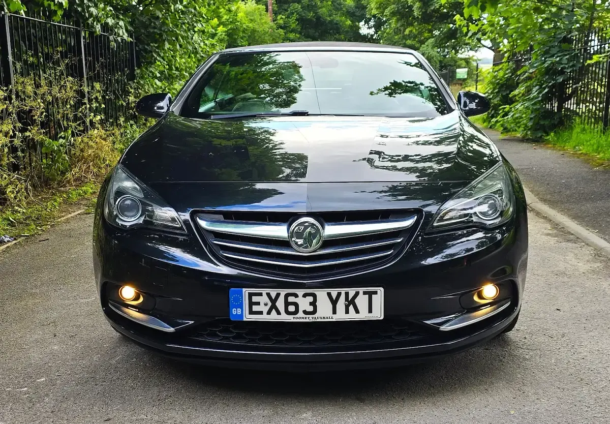Used Vauxhall Cascada Elite 140 HP (102 kW) 2013 Black Cabriolet