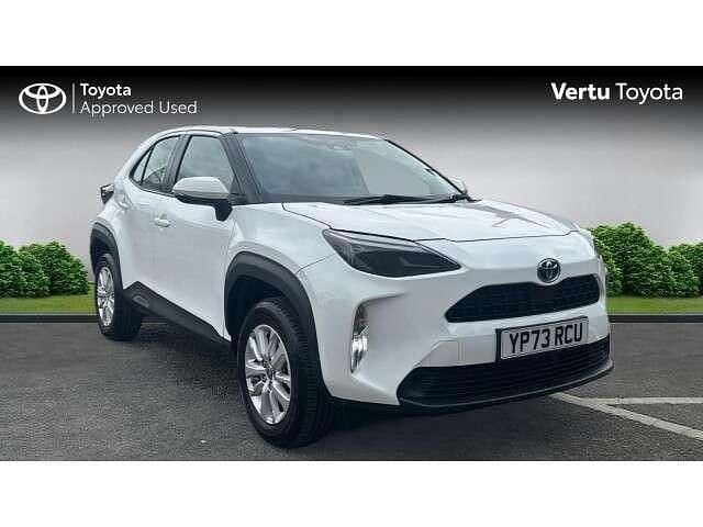 White Used 2023 Toyota Yaris Hybrid SUV | £20,800 (Good price) - Image 1/4