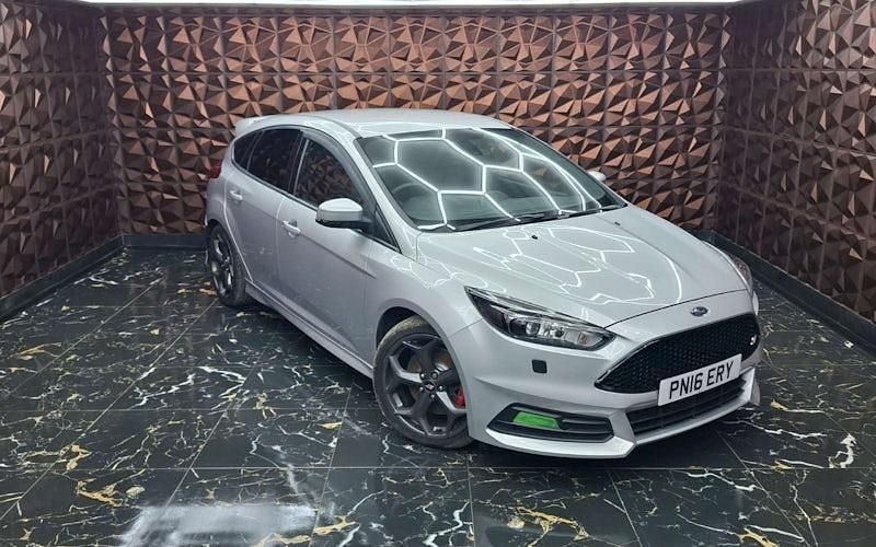 Used Ford Focus ST 185 HP (136 kW) 2016 Silver Hatchback