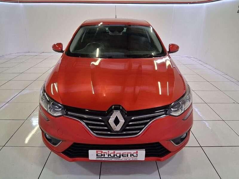 Used Renault Mégane IV Iconic 2019 Red Hatchback