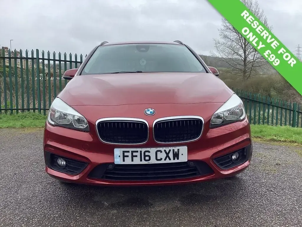 Begagnad BMW 218 Comfort Edition 150 HK (110 kW) 2016 Röd Minibuss