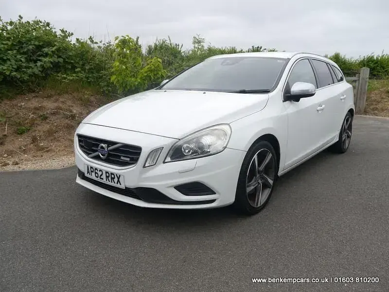 Used Volvo V60 R-Design 180 HP (132 kW) 2013 White Estate