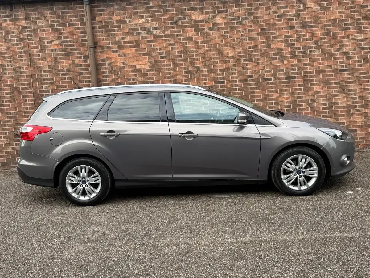 Used Ford Focus Titanium 115 HP (84 kW) 2014 Brown Estate