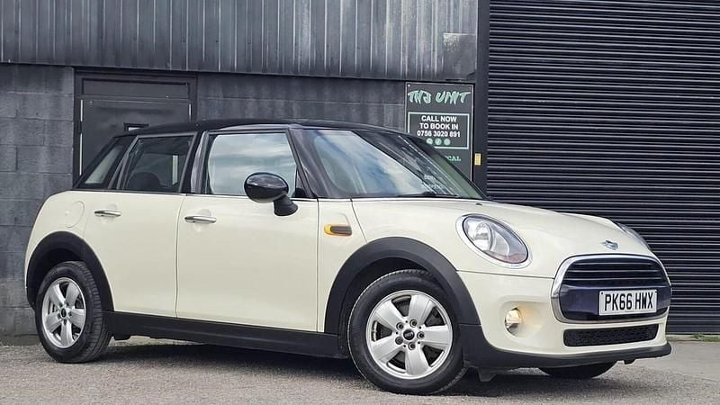 Used Mini Cooper Hatch 2016 White Hatchback