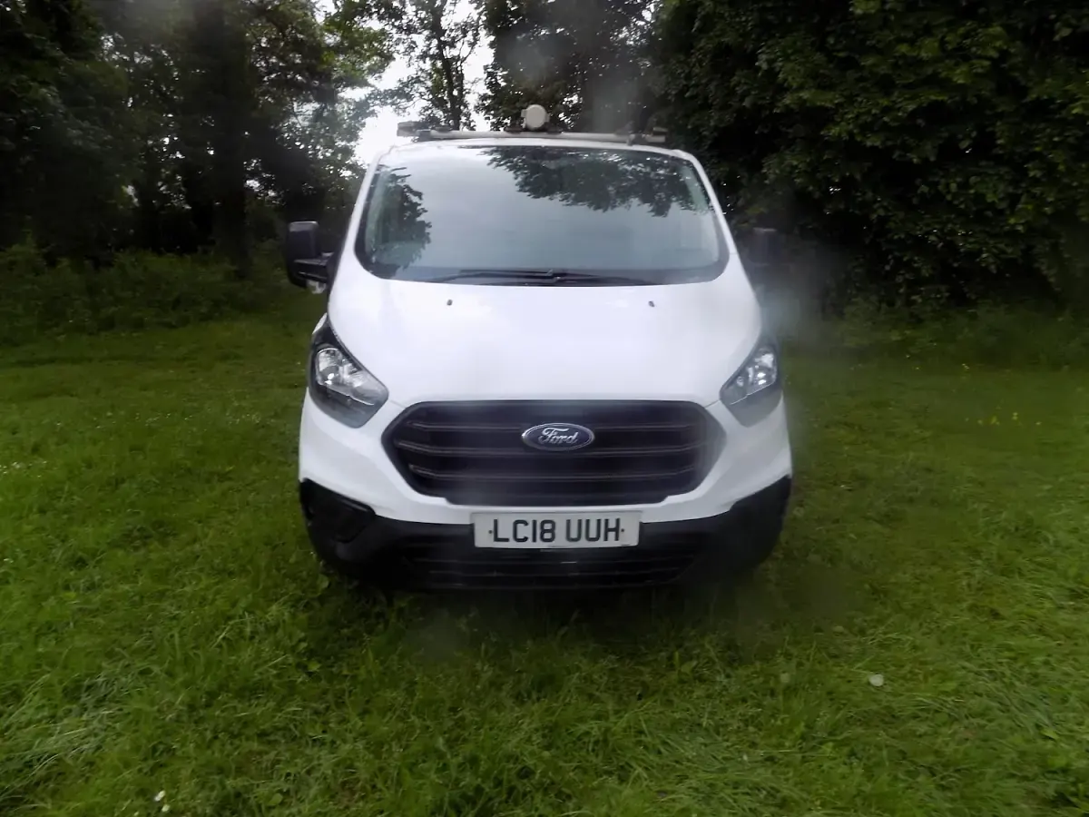 Used Ford Transit Custom 105 HP (77 kW) 2018 White Van