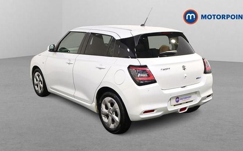Used Suzuki Swift 82 HP (60 kW) 2025 White Hatchback