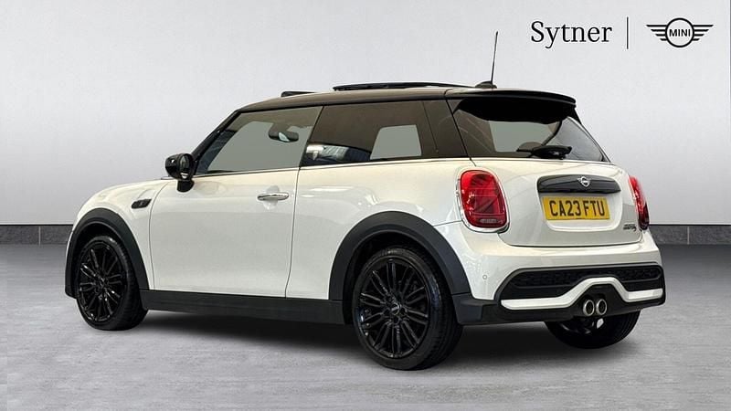 Używany Mini Cooper S Exclusive 176 KM (129 kW) 2023 Biały Hatchback