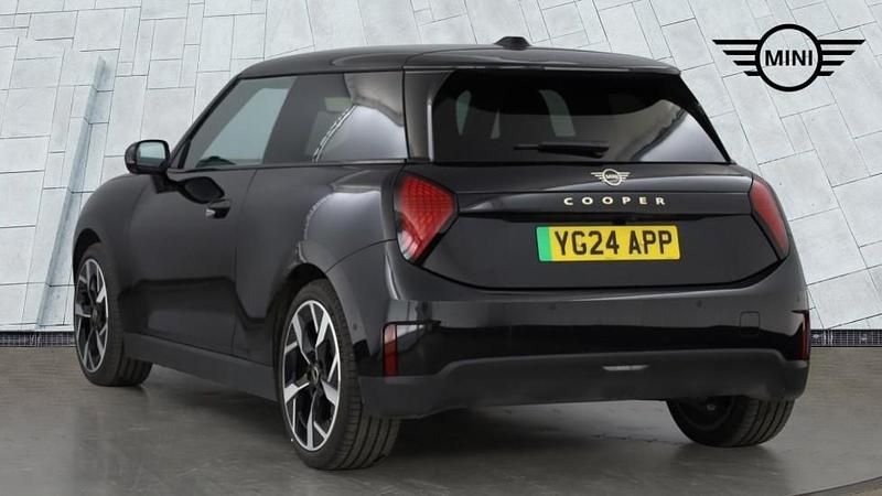 Used Mini Cooper Hatch 133 kW (181 HP) 2024 Black Hatchback