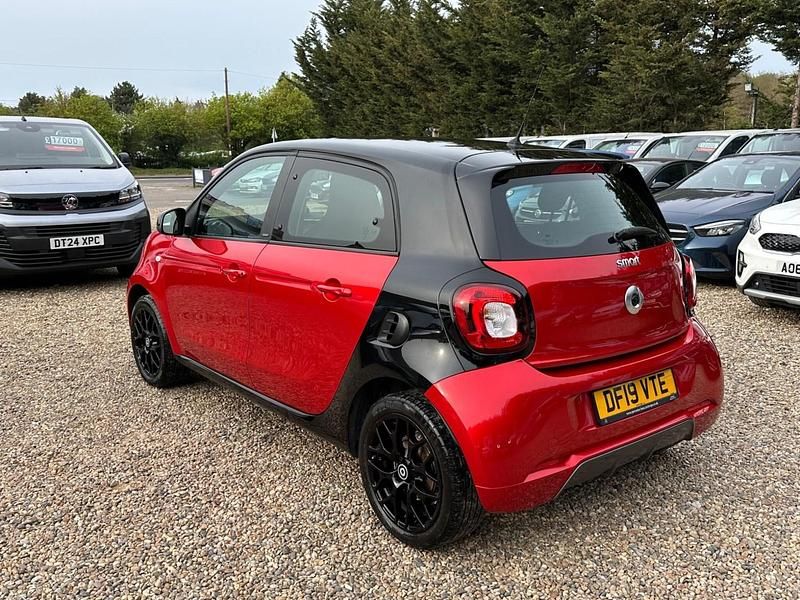 Used Smart ForFour 90 HP (66 kW) 2019 Black Hatchback