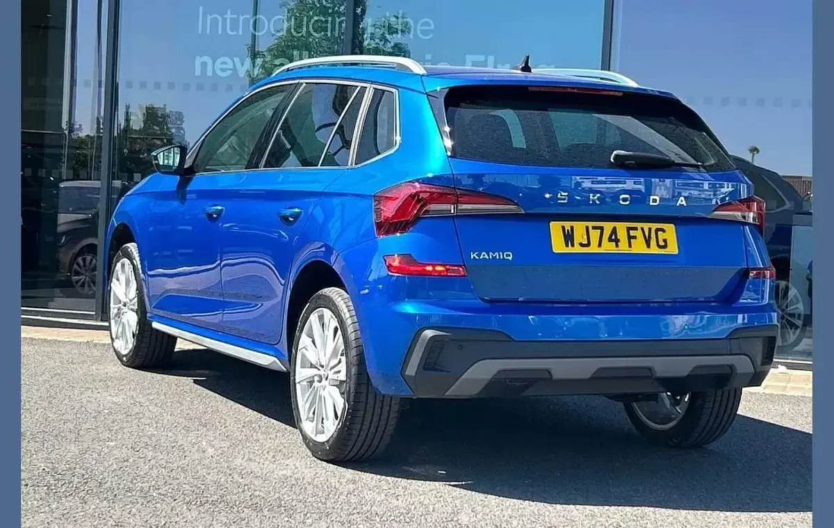 Used Skoda Kamiq SE L 115 HP (84 kW) 2024 Race blue metallic SUV