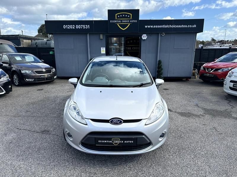 Used Ford Fiesta Zetec 82 HP (60 kW) 2011 Silver Hatchback