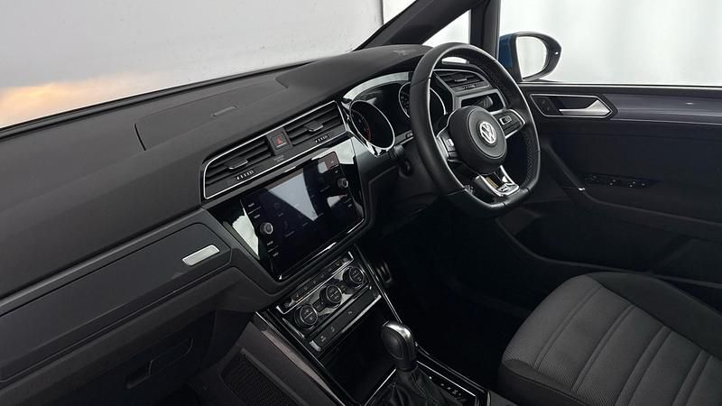 Used VW Touran R-line 150 HP (110 kW) 2020 Blue MPV