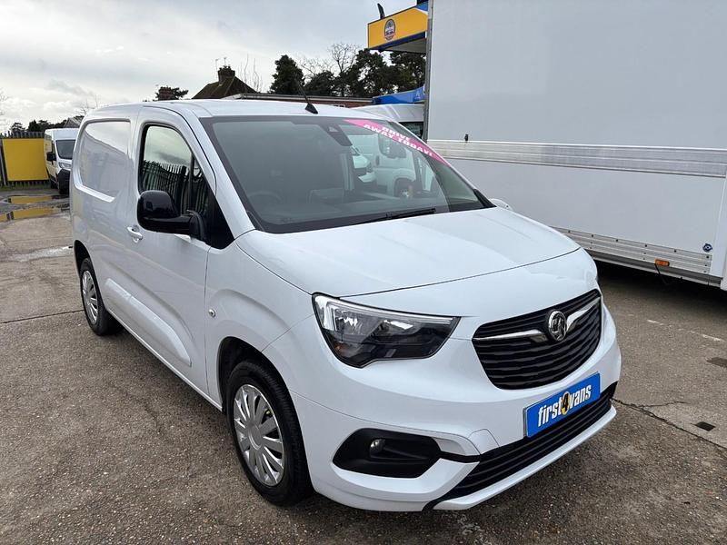 Used Vauxhall Combo 100 HP (73 kW) 2023 White MPV