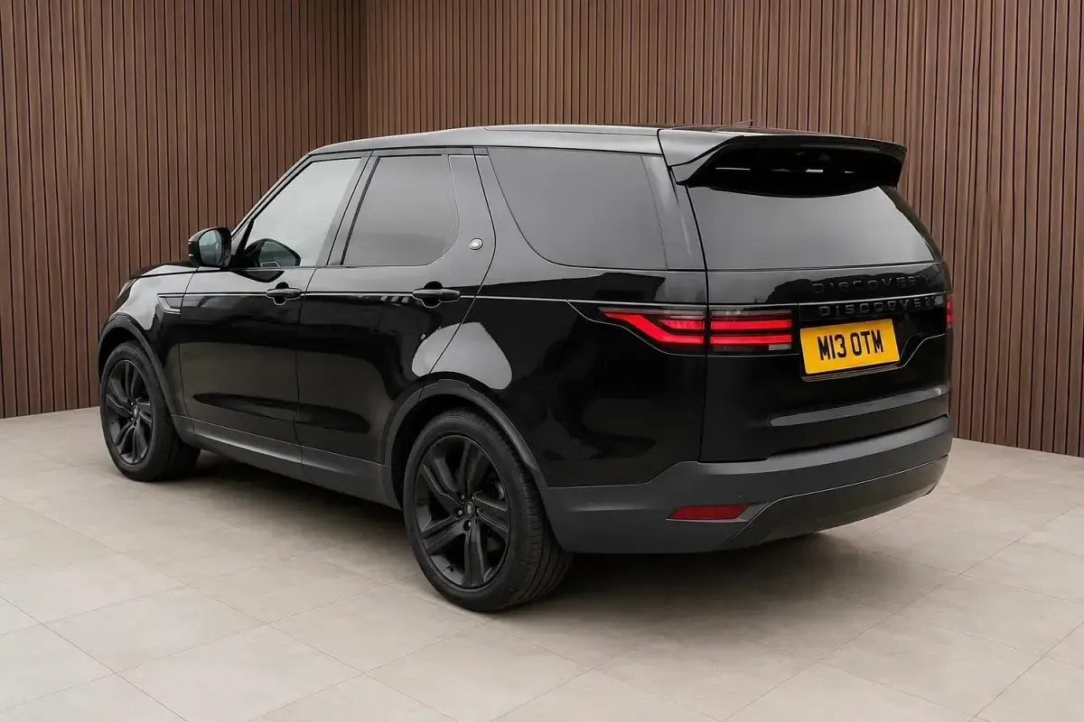 Usado Land Rover Discovery 5 SE 2024 Preto SUV