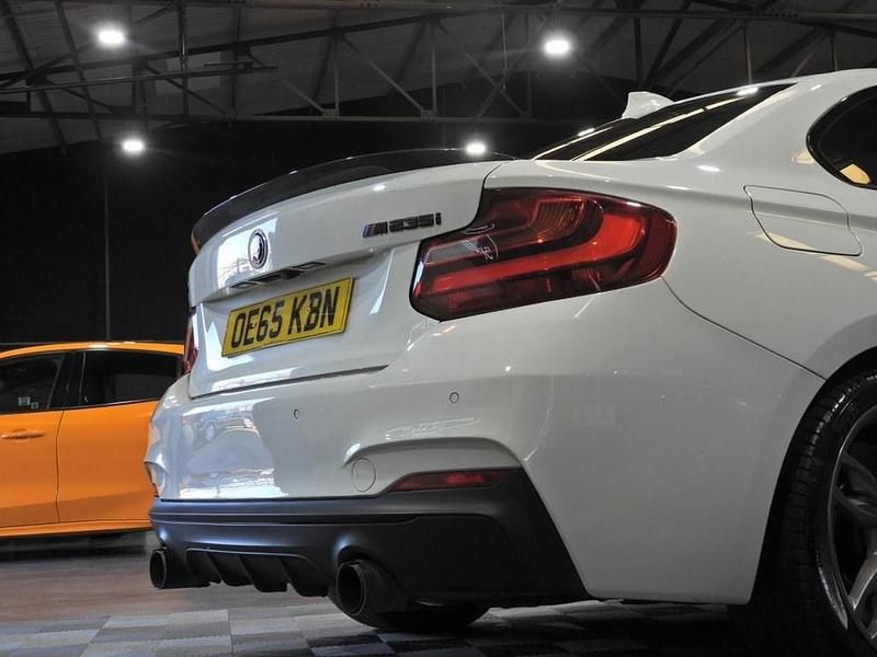 Used BMW M235 Comfort Edition 326 HP (239 kW) 2015 White Coupe