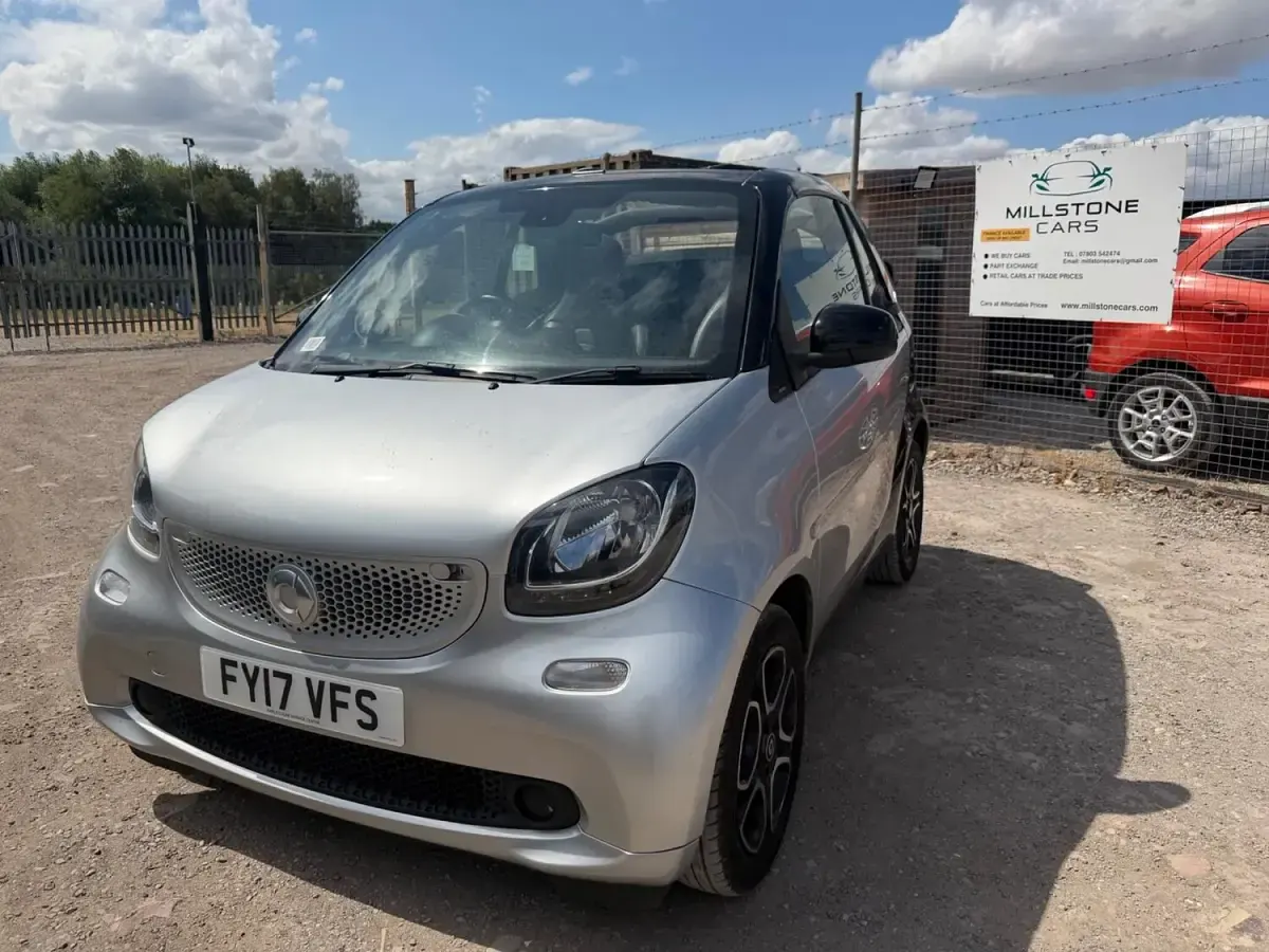 Used Smart ForTwo Cabrio Premium 71 HP (52 kW) 2017 Silver Cabriolet