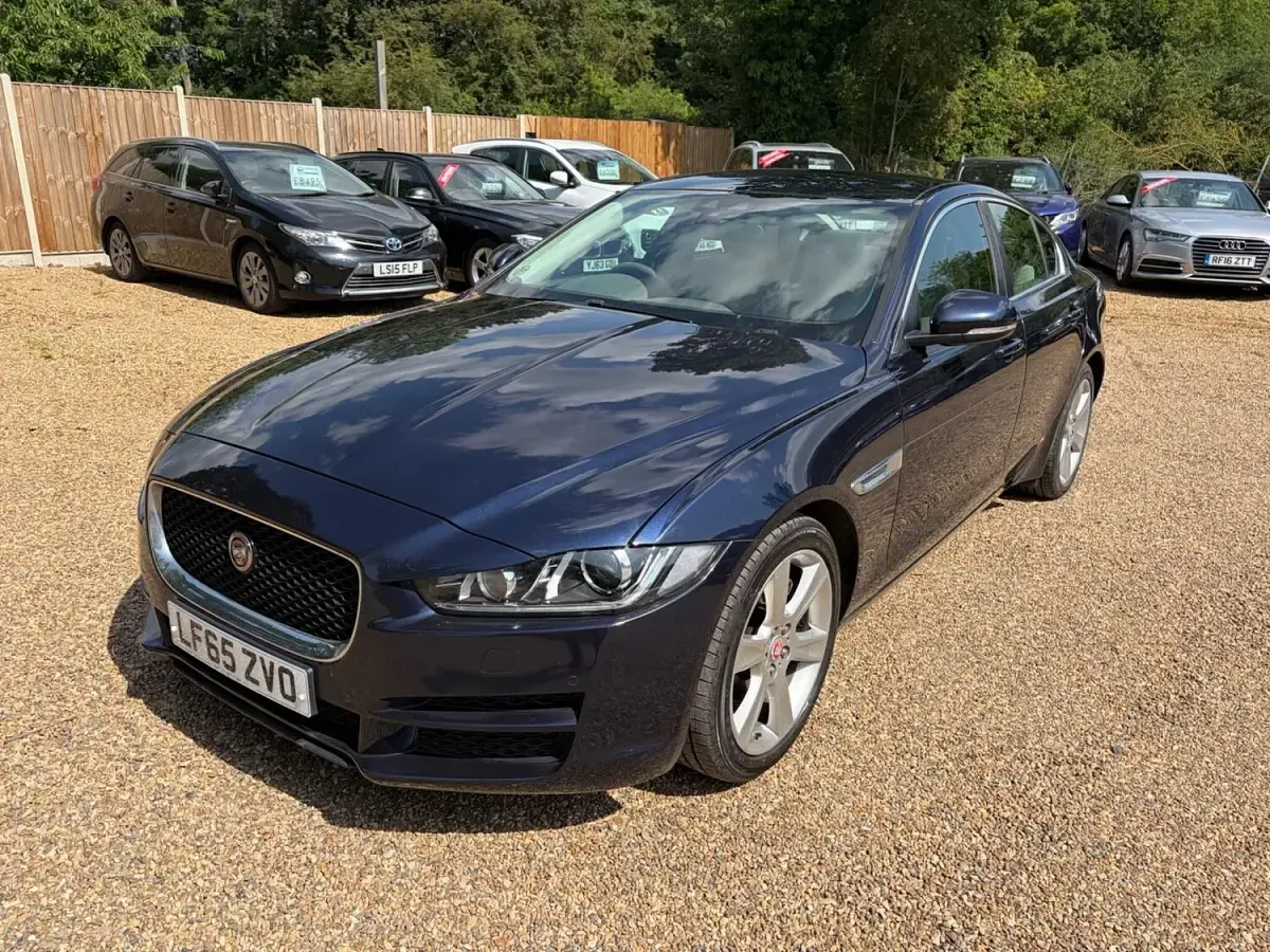 Used Jaguar XE Portfolio 180 HP (132 kW) 2015 Blue Sedan