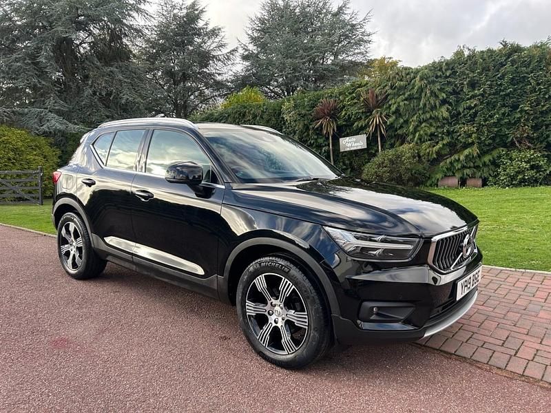 Black Used 2019 Volvo XC40 Inscription SUV | £19,490 (Fair price) - Image 1/4