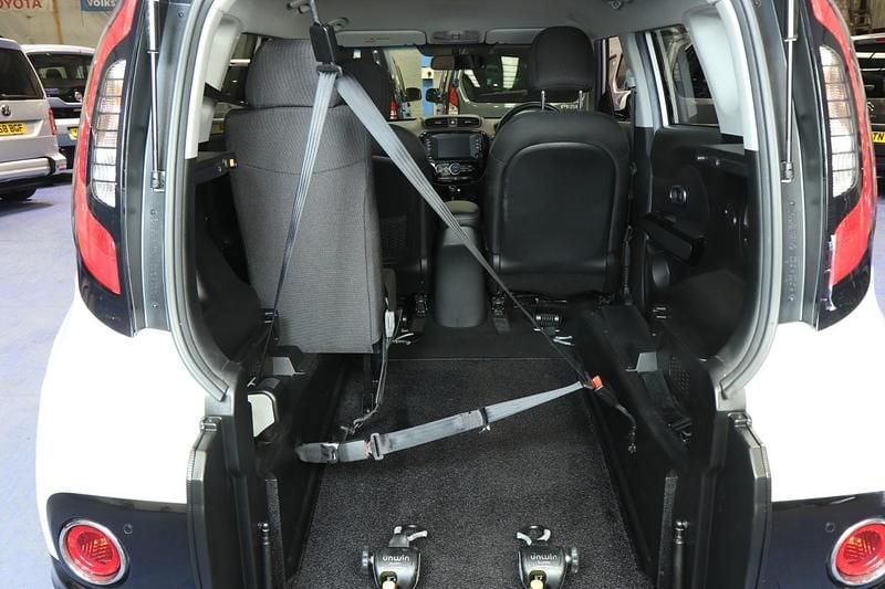 Used Kia Soul 134 HP (98 kW) 2017 White SUV