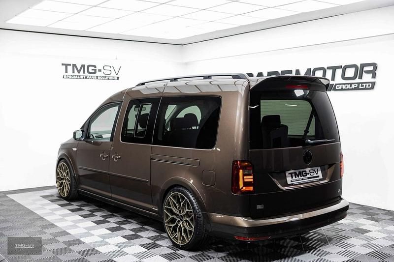 Used VW Caddy Maxi Life 150 HP (110 kW) 2019 Brown MPV