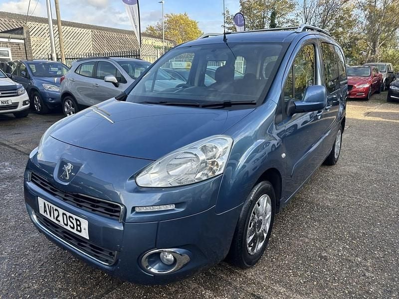 Used Peugeot TePee S 92 HP (67 kW) 2012 Blue MPV