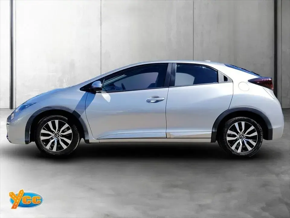 Used Honda Civic SE Plus 120 HP (88 kW) 2017 Silver Hatchback