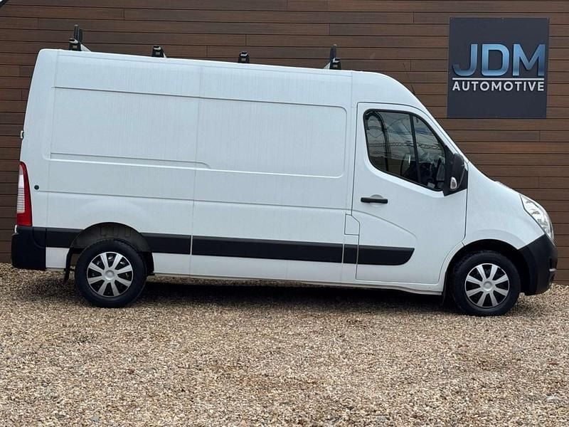 Used Vauxhall Movano 110 HP (80 kW) 2017 White MPV