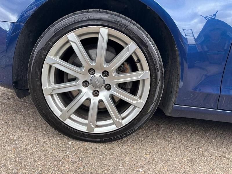 Used Audi A4 Comfort 2015 Blue Estate