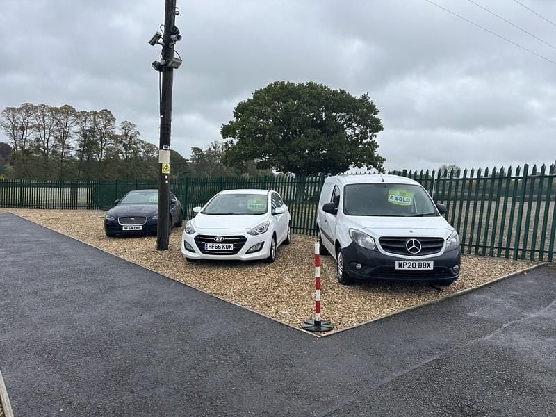 White Used 2018 Vauxhall Vivaro Sportive Van | £6,999 (Good price) - Image 1/1