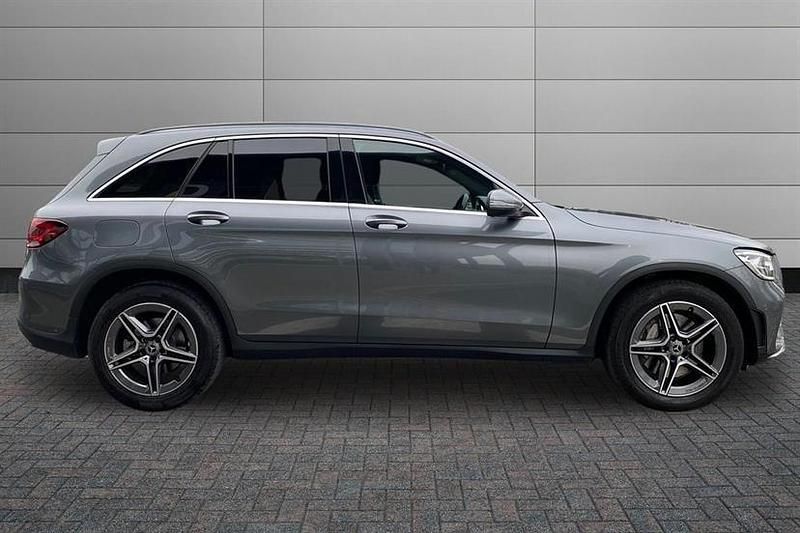 Used Mercedes GLC220 AMG line 194 HP (142 kW) 2021 Selenite grey Estate