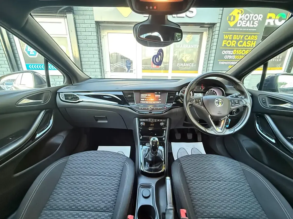 Used Vauxhall Astra SRi 2017 Blue Hatchback